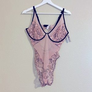 Auden pink and black lingerie size xl